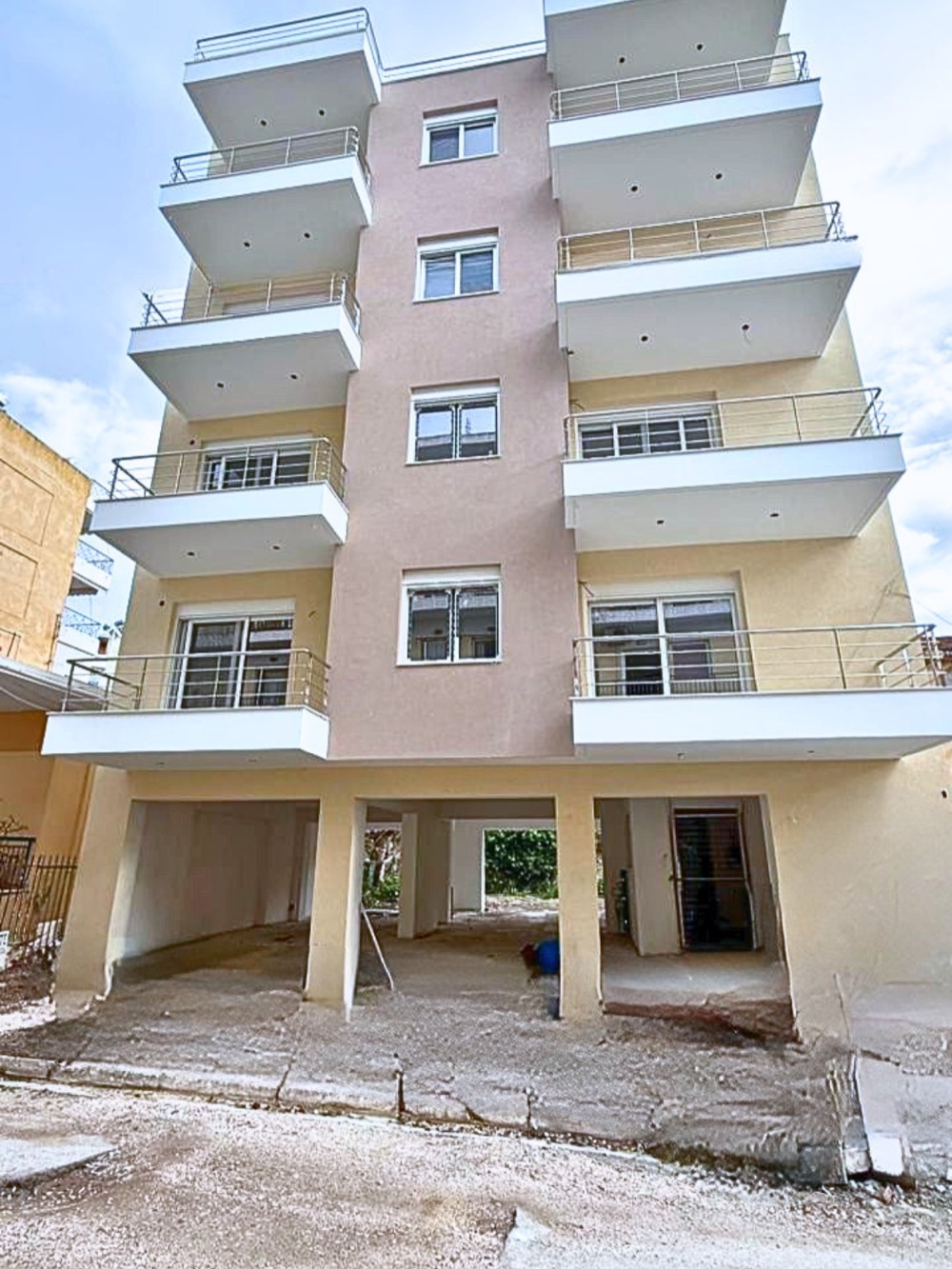 Brand new apartment for sale, Loutraki center